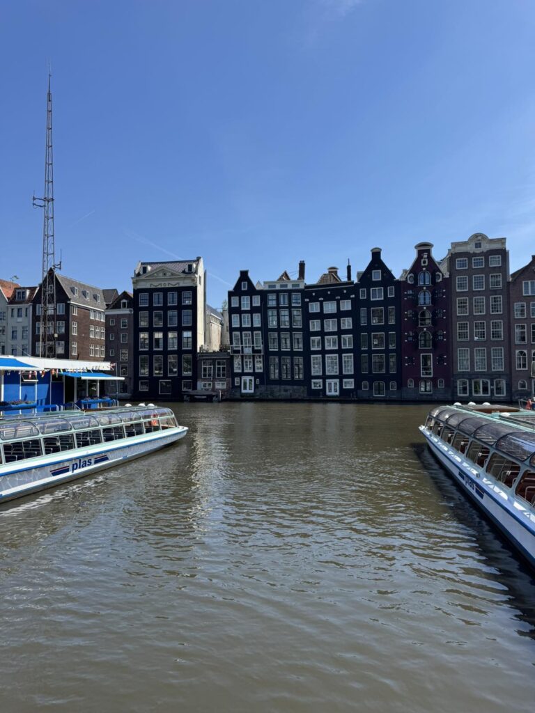 Why Choose a Canal Boat Tour in Amsterdam?