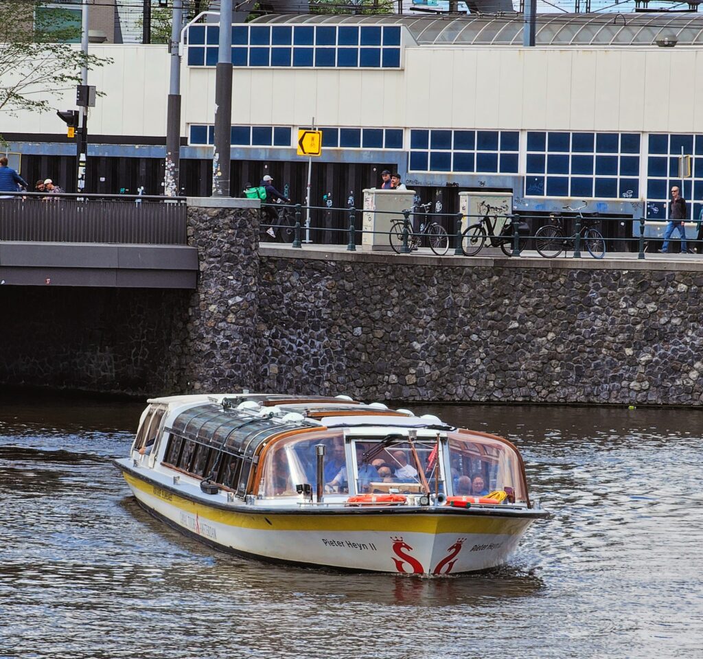 Standard Public Canal Cruises