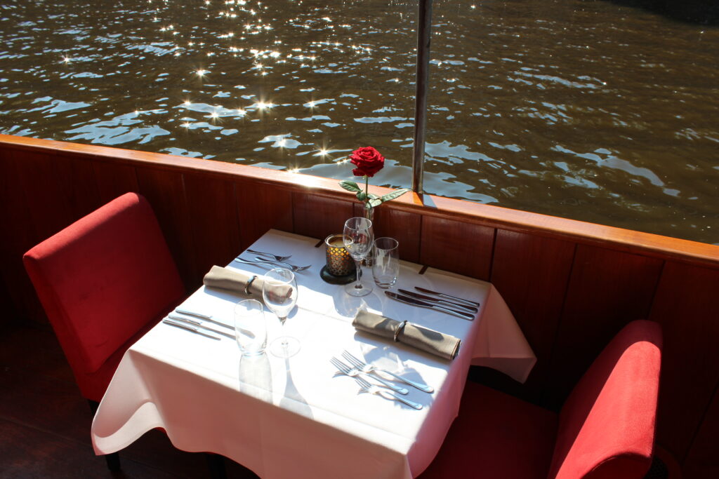 Onboard Experience: Amenities, Food, and Drinks