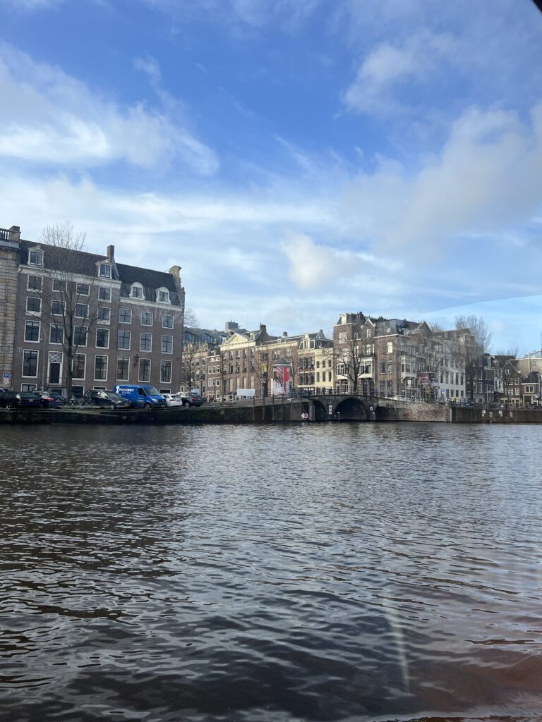 Practical Tips: Weather, Accessibility, and Best Times to Cruise
